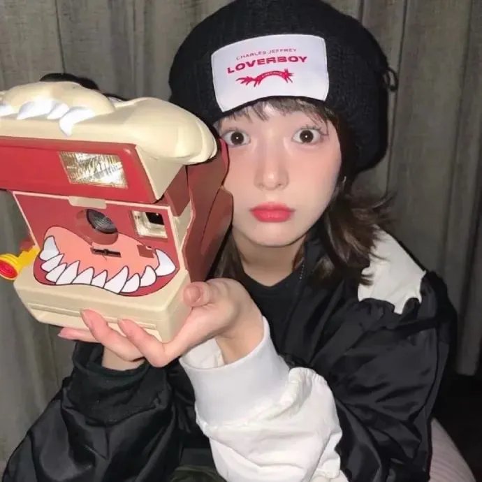红色尾翼